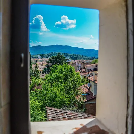 Santa Croce Apartment
